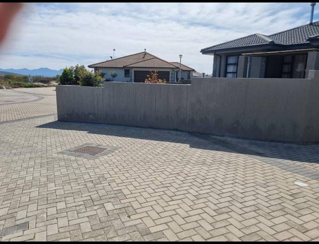 3 BEDROOM HOUSE FOR SALE IN DANA BAY